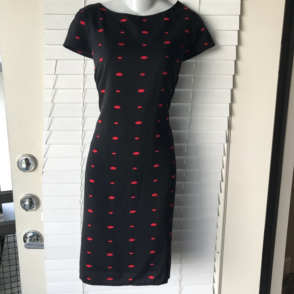 🙃NEW! {a.n.a.} Lip print dress